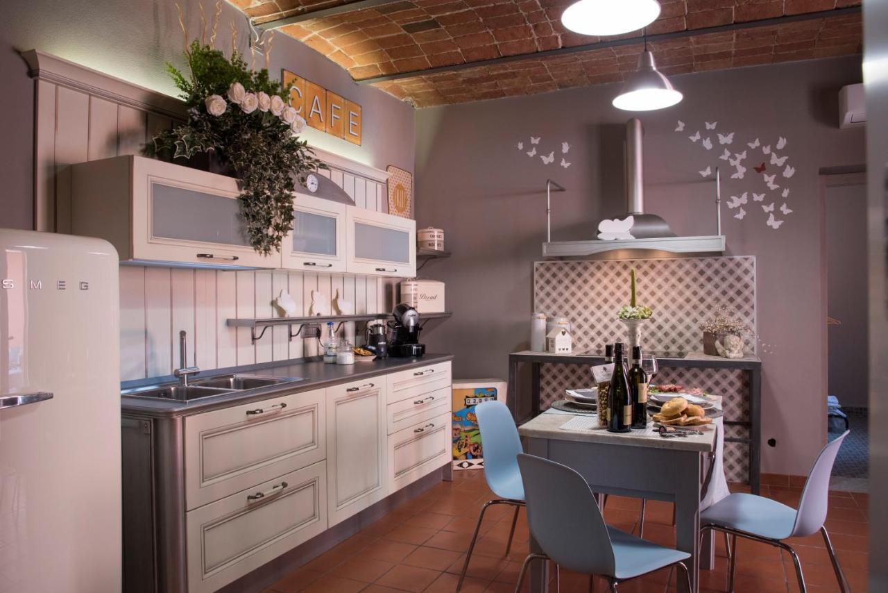 Appartamento Vacanze / Holiday Flat Farfalle&Rossobarbera 몬테그로소 다스티 외부 사진